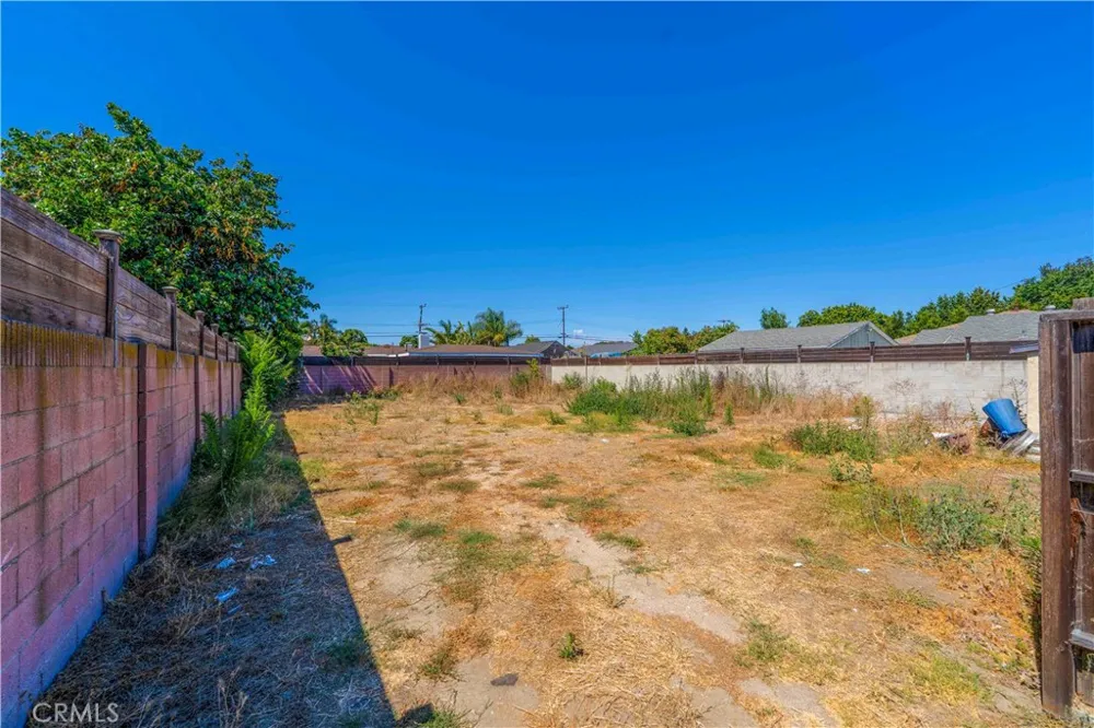 9055 Walnut Bellflower, CA 90706