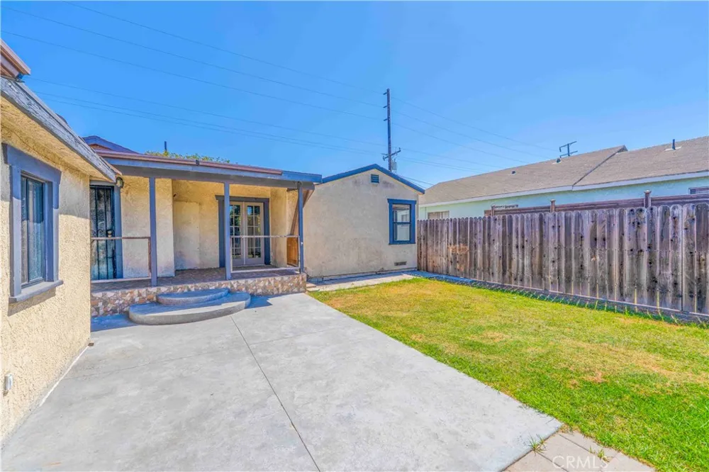 9055 Walnut Bellflower, CA 90706