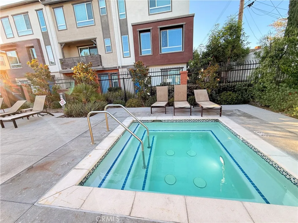 172 Bahia Covina, CA 91722