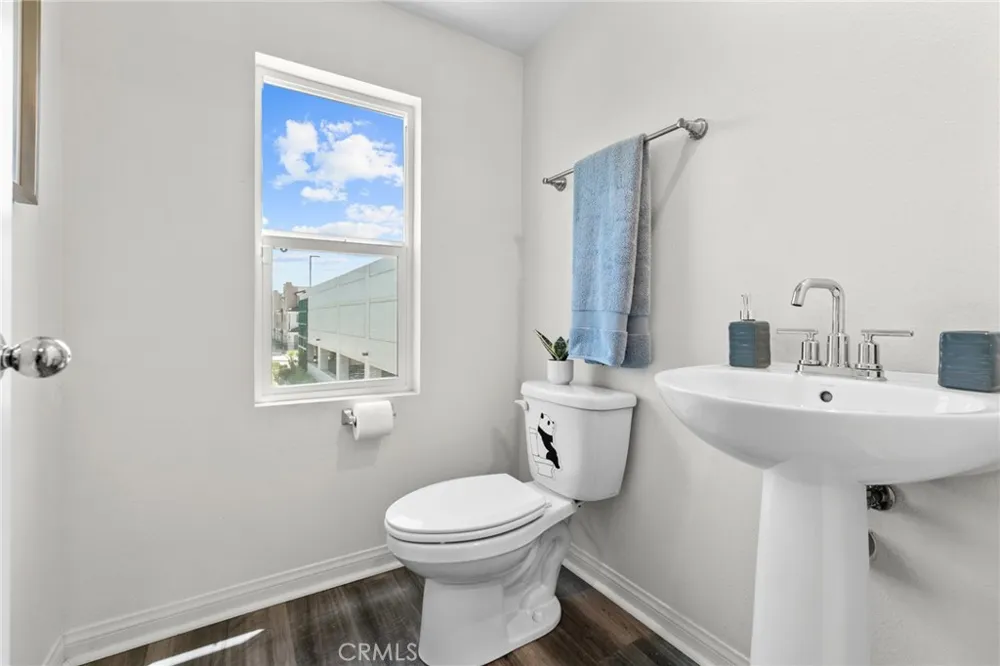 172 Bahia Covina, CA 91722