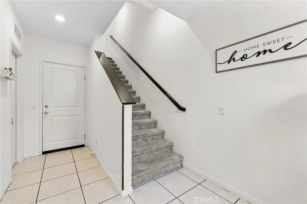 172 Bahia Covina, CA 91722