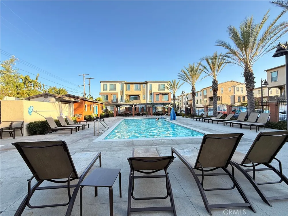 172 Bahia Covina, CA 91722