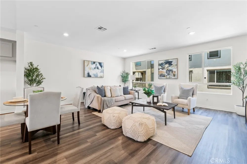 172 Bahia Covina, CA 91722