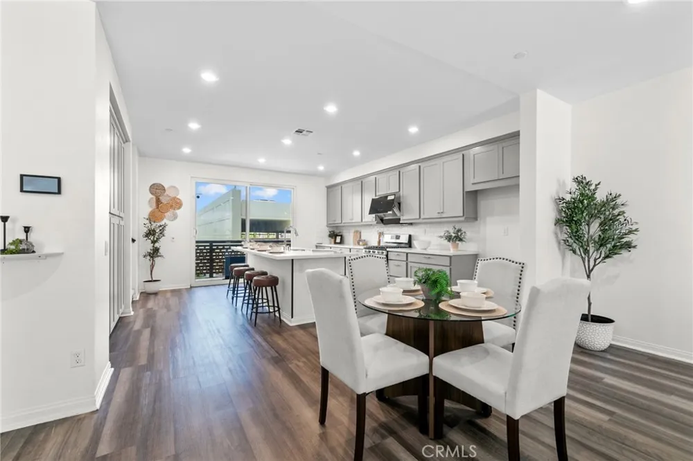 172 Bahia Covina, CA 91722