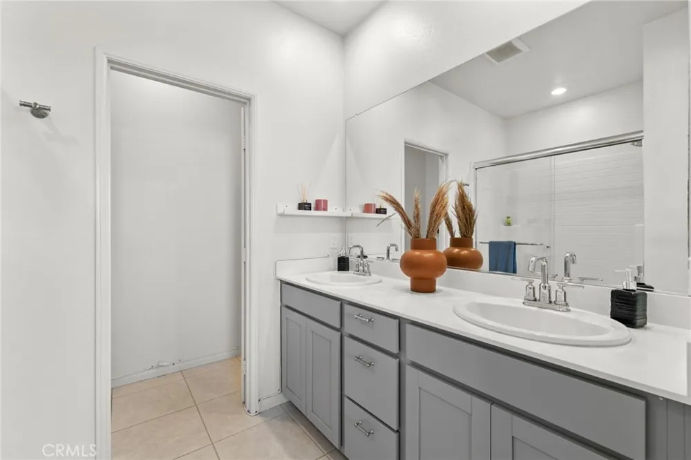 172 Bahia Covina, CA 91722