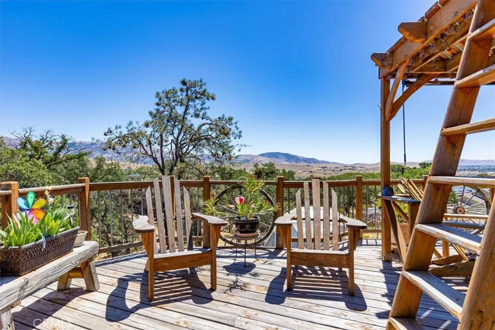 24087 Clover Spring Tehachapi, CA 93561