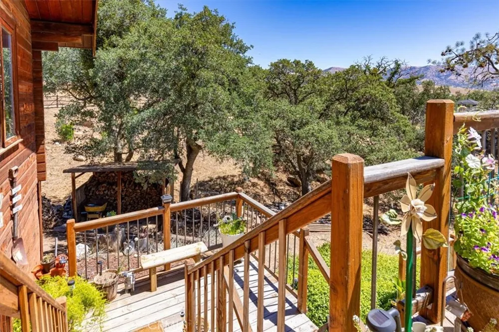 24087 Clover Spring Tehachapi, CA 93561