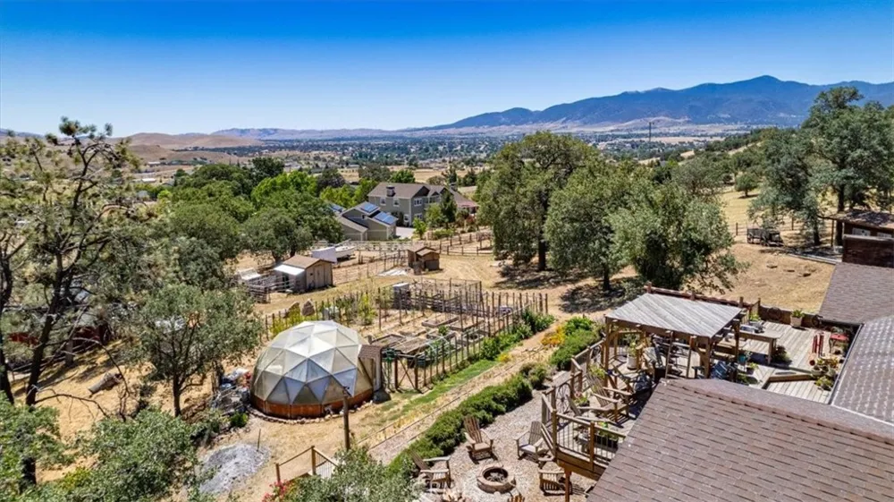 24087 Clover Spring Tehachapi, CA 93561