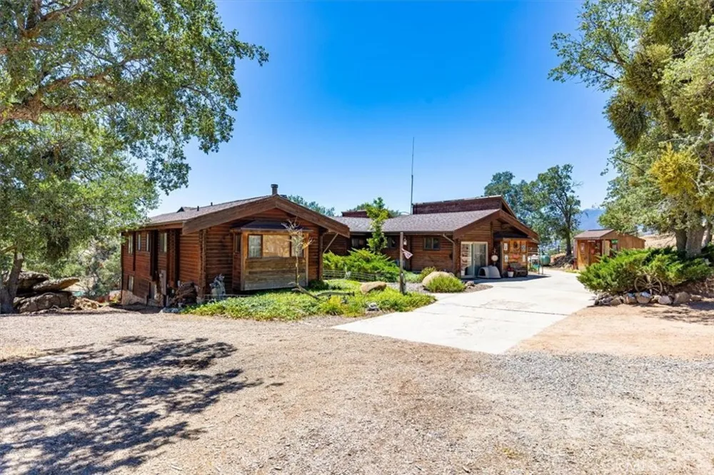24087 Clover Spring Tehachapi, CA 93561