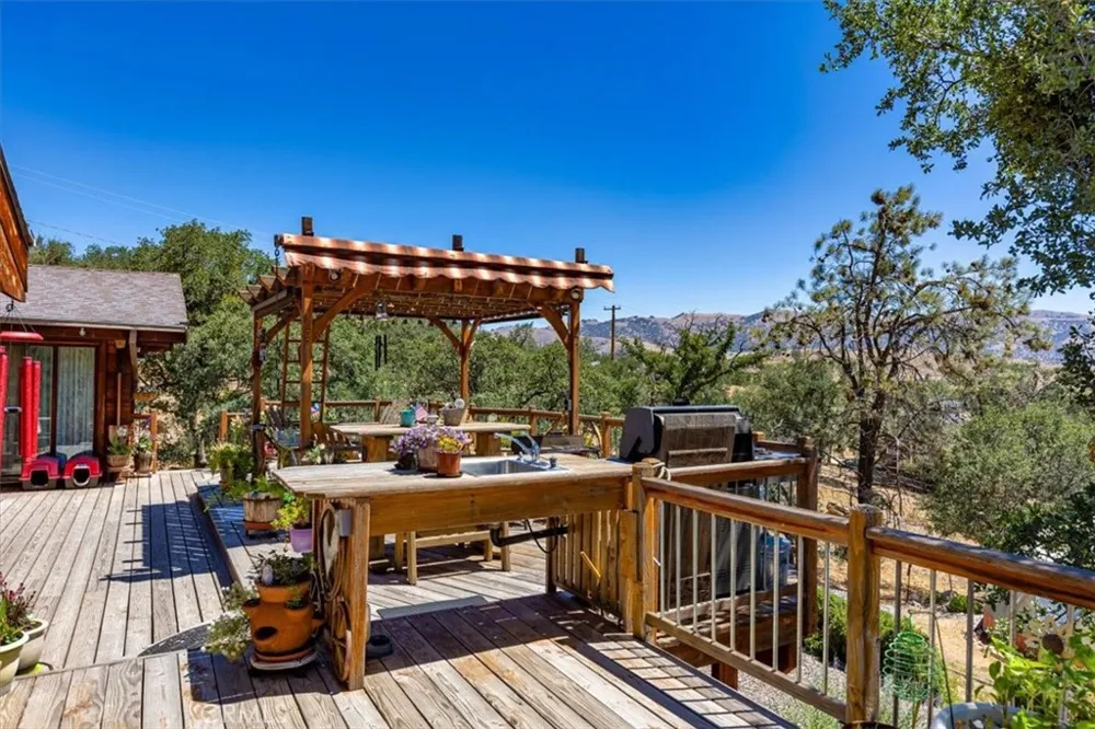 24087 Clover Spring Tehachapi, CA 93561