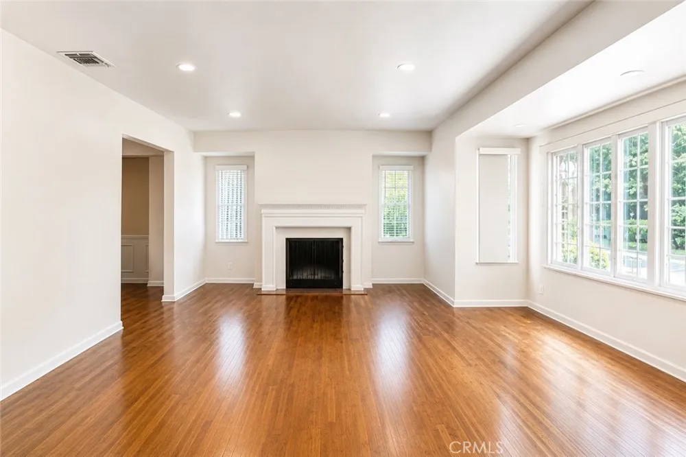 3871 Grayburn Los Angeles, CA 90008