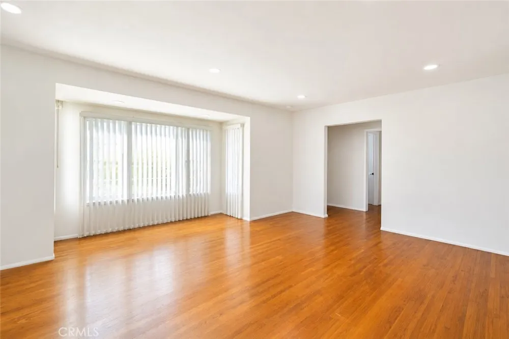 3871 Grayburn Los Angeles, CA 90008