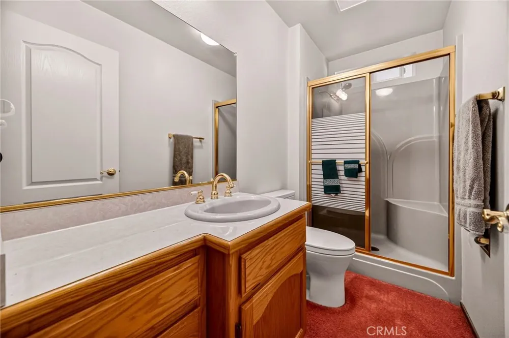 6463 Hollywood Magalia, CA 95954