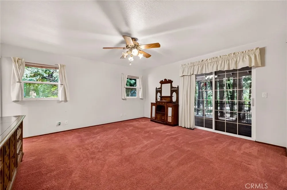 6463 Hollywood Magalia, CA 95954