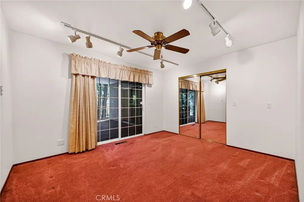 6463 Hollywood Magalia, CA 95954