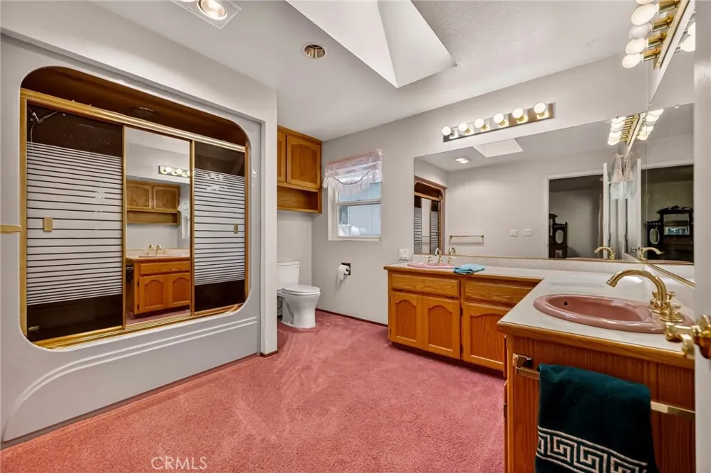6463 Hollywood Magalia, CA 95954