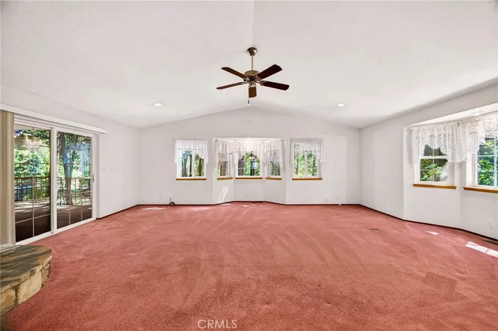 6463 Hollywood Magalia, CA 95954