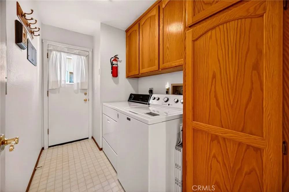 6463 Hollywood Magalia, CA 95954