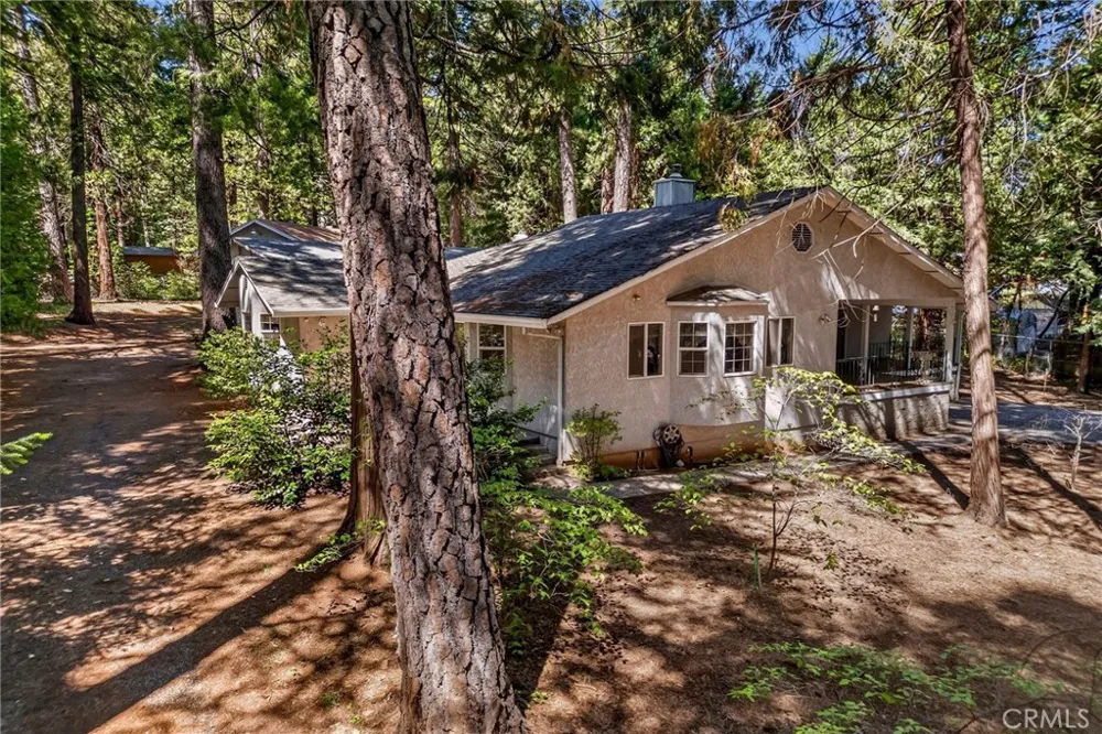 6463 Hollywood Magalia, CA 95954