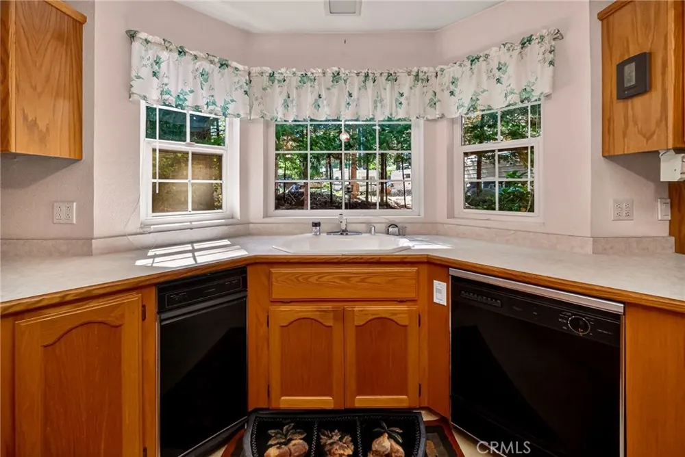6463 Hollywood Magalia, CA 95954