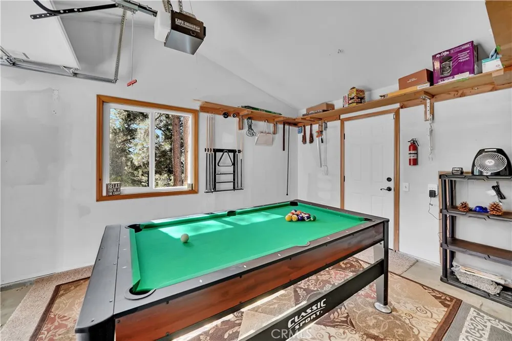 30895 Summit Drive Running Springs, CA 92382