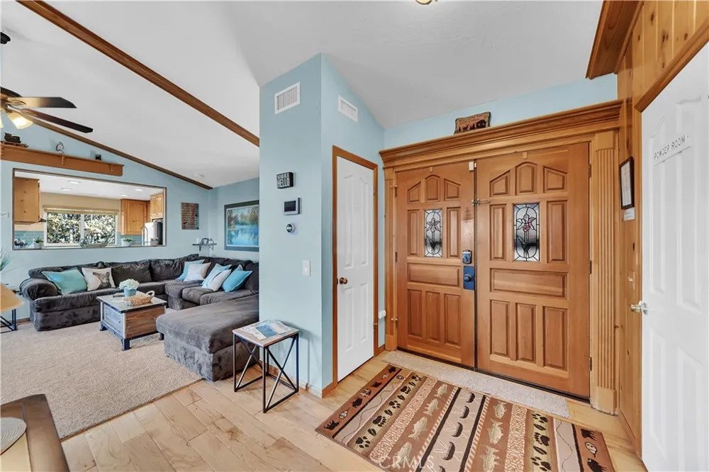 30895 Summit Drive Running Springs, CA 92382
