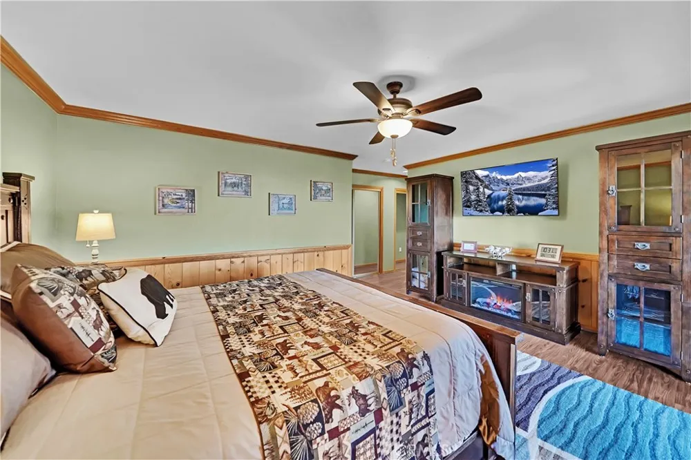 30895 Summit Drive Running Springs, CA 92382