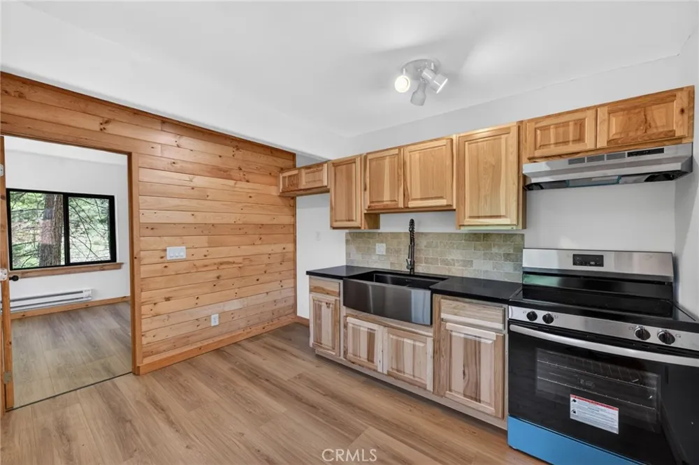 567 Maple Drive Cedar Glen, CA 92321