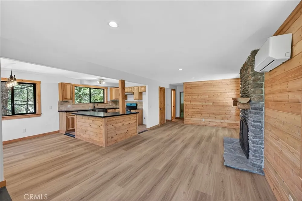 567 Maple Drive Cedar Glen, CA 92321
