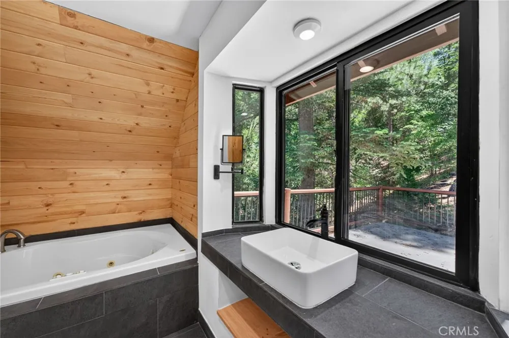 567 Maple Drive Cedar Glen, CA 92321