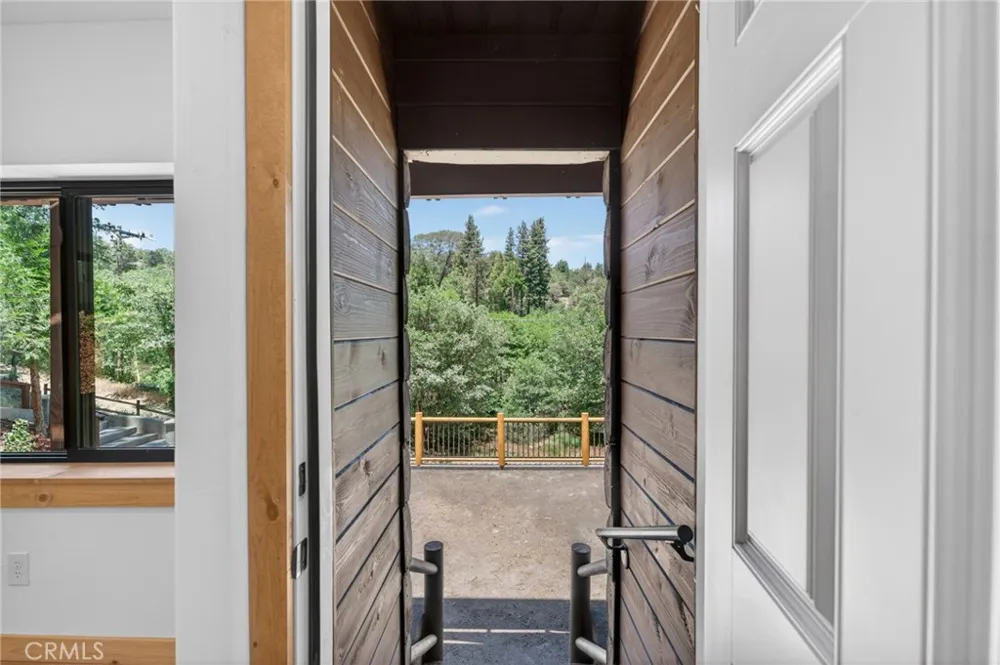567 Maple Drive Cedar Glen, CA 92321