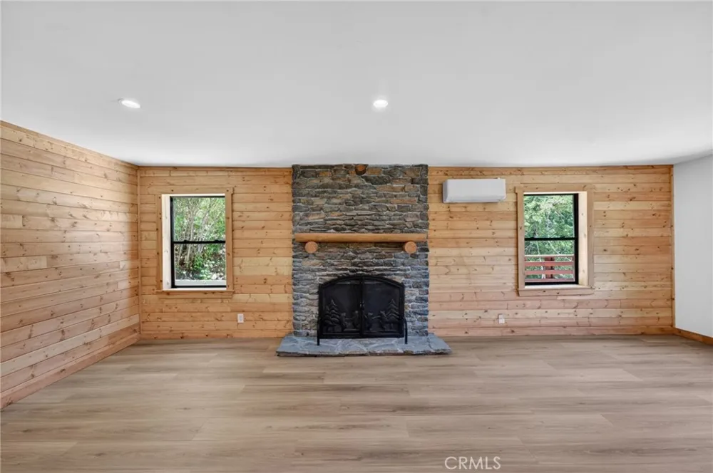 567 Maple Drive Cedar Glen, CA 92321