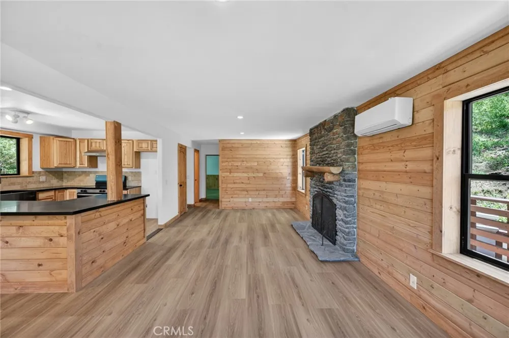 567 Maple Drive Cedar Glen, CA 92321