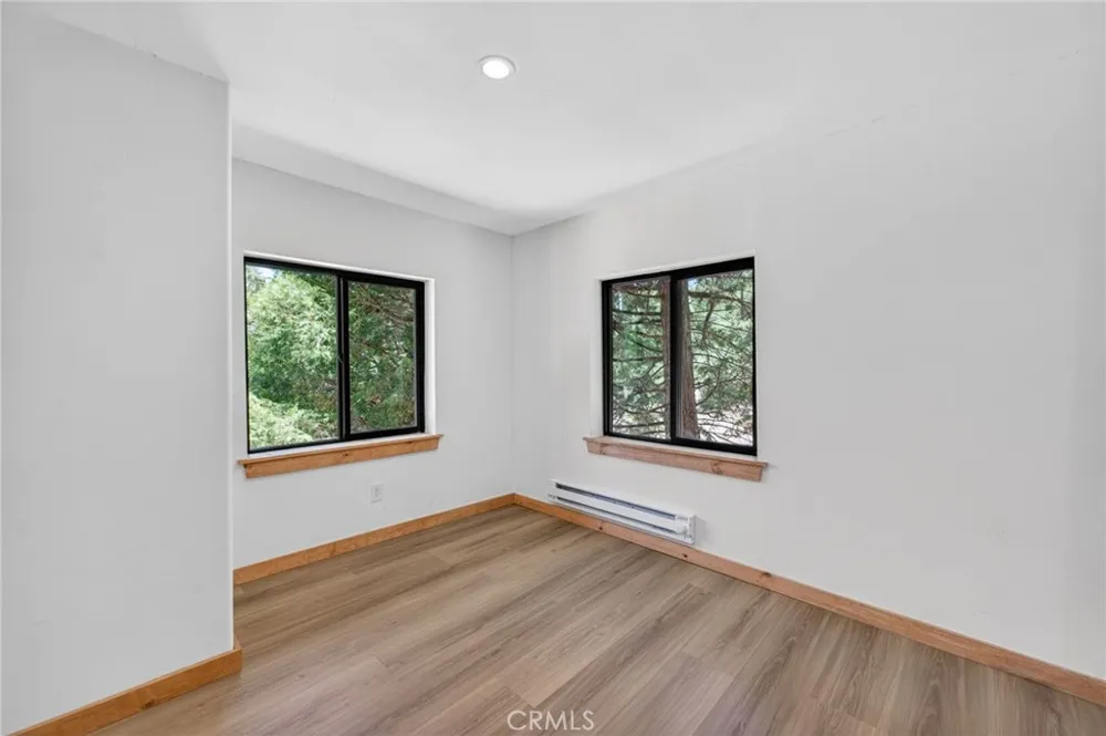 567 Maple Drive Cedar Glen, CA 92321
