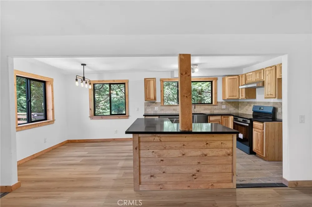 567 Maple Drive Cedar Glen, CA 92321