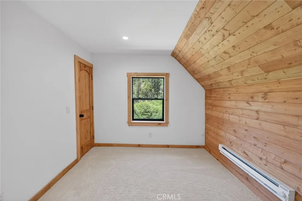 567 Maple Drive Cedar Glen, CA 92321