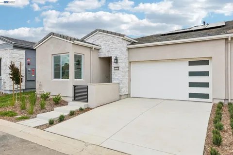 1079 Riverbend Drive