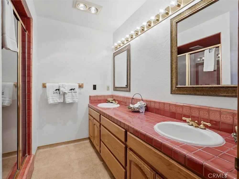 7273 Yosemite Park Yosemite, CA 95389