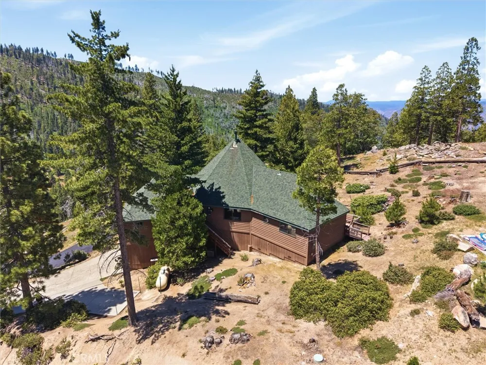 7273 Yosemite Park Yosemite, CA 95389