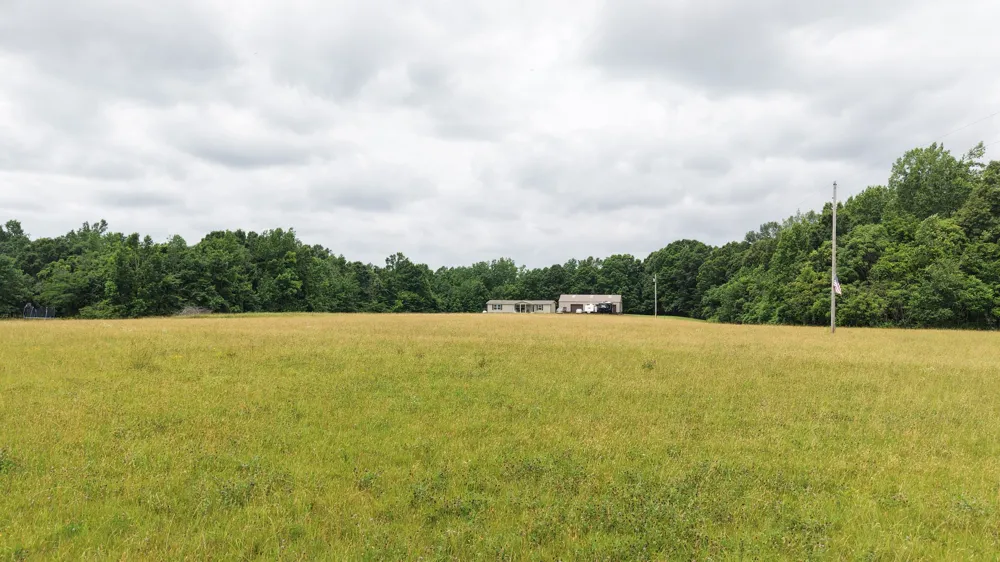 5475 King Robert Ln Westmoreland, TN 37186