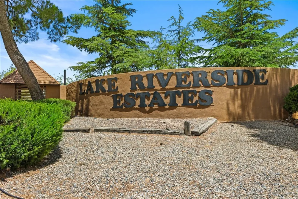 990 Crazy Horse Canyon Road Aguanga, CA 92536