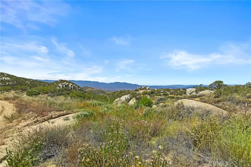 990 Crazy Horse Canyon Road Aguanga, CA 92536