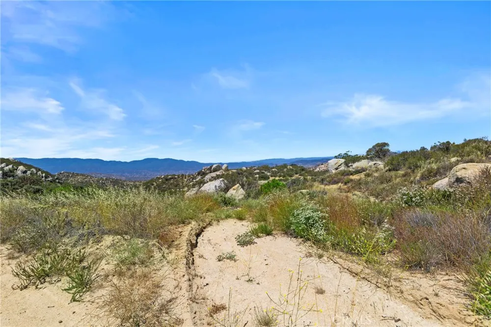 990 Crazy Horse Canyon Road Aguanga, CA 92536