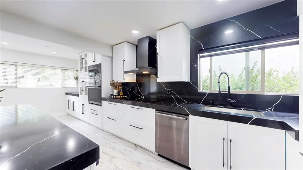 4632 Park Granada #93 Calabasas, CA 91302