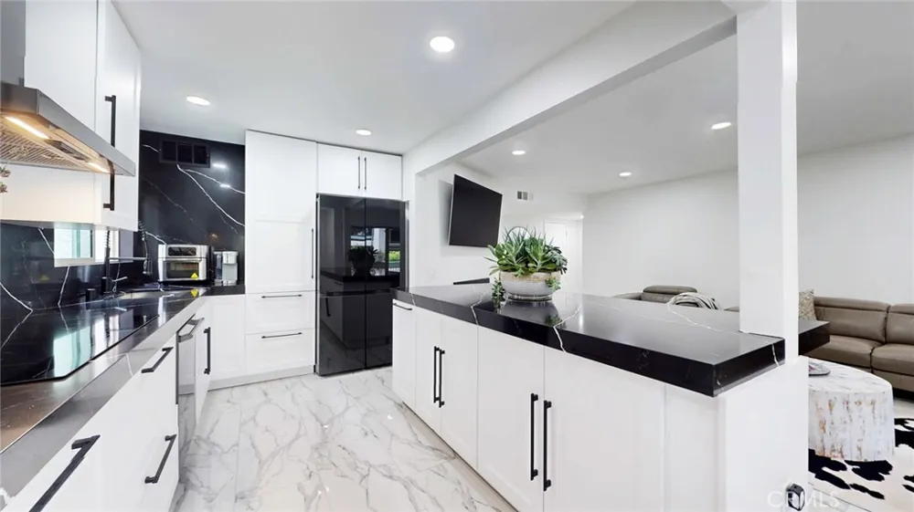 4632 Park Granada #93 Calabasas, CA 91302