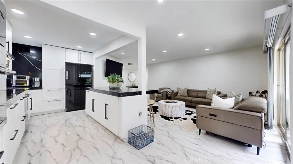 4632 Park Granada #93 Calabasas, CA 91302