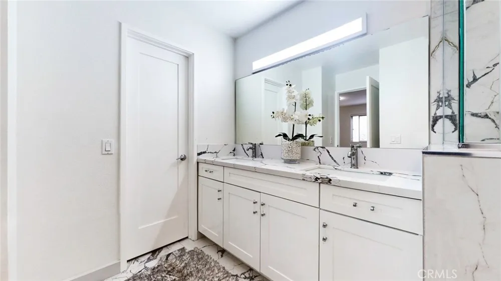4632 Park Granada #93 Calabasas, CA 91302