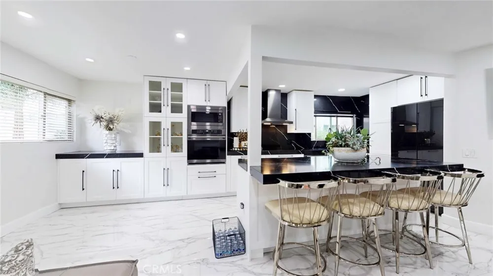 4632 Park Granada #93 Calabasas, CA 91302