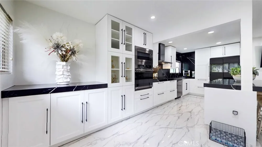 4632 Park Granada #93 Calabasas, CA 91302