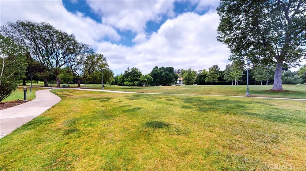 4632 Park Granada #93 Calabasas, CA 91302